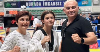 YUNUSEMRELİ SELVİNAZ, DÜNYA ŞAMPİYONASI BİLETİNİ ALDI 