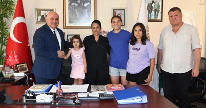 ŞAMPİYONLAR BAŞKAN ŞEVİK’İ ZİYARET ETTİ