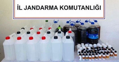 FETHİYE'DEKİ BİR BARA KAÇAK ALKOL OPERASYONU