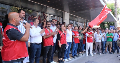 KARŞIYAKA BELEDİYESİNDE MAAŞ KRİZİ SÜRÜYOR  