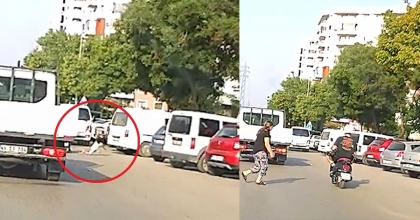 DİKKATSİZ MOTOSİKLETLİ ÇOCUĞA ÇARPTI