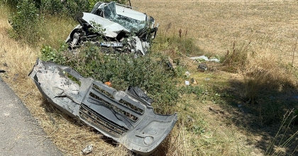 GELİN ALMADAN DÖNEN ARAÇ KAZA YAPTI, BİRİ AĞIR 3 KİŞİ YARALANDI  