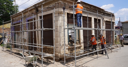 MENEMEN’DE TARİHİ ÇARŞI KÜLLERİNDEN DOĞACAK