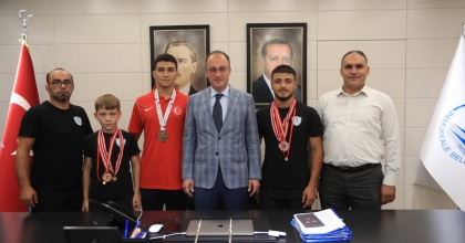 PAMUKKALE BELEDİYESPORLU  GÜREŞÇİLERDEN BAŞKAN ÖRKİ’YE ZİYARET