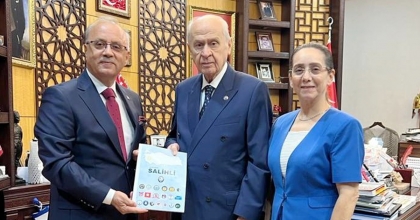 BAŞKAN KAYDA, SALİHLİ’NİN 'İL OLMA' TALEBİ DOSYASINI BAHÇELİ’YE TESLİM ETTİ