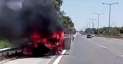 SÖKE'DE ARAÇ CAYIR CAYIR YANDI