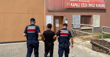 18 YAŞINDAKİ SUÇ MAKİNESİ MANİSA’DA JANDARMAYA YAKALANDI