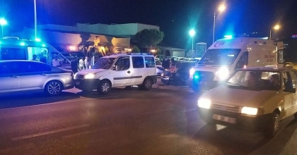 3 ARAÇ KAZAYA KARIŞTI: 3 YARALI