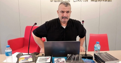 5’İNCİ KİTABINI BASINA TANITTI