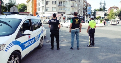 51 ARAÇ SÜRÜCÜSÜNE TOPLAMDA 124 BİN 950 TL PARA CEZASI KESİLDİ