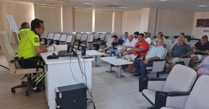 POLİS EKİPLERİ TAKSİCİLERLE BULUŞTU