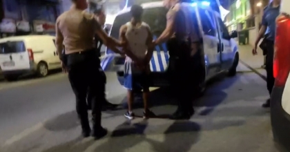 KELEPÇENİN SIKI OLMASINA KIZDI DUVARA KAFA ATTI