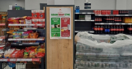 RAF ÖMRÜ AFİŞLERİ MARKETLERE ASILDI