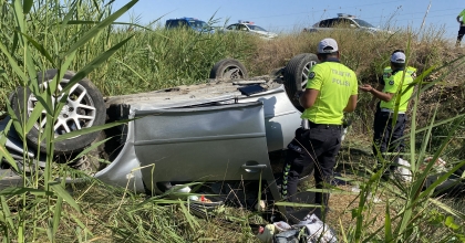 OTOMOBİL ŞARAMPOLE YUVARLANDI