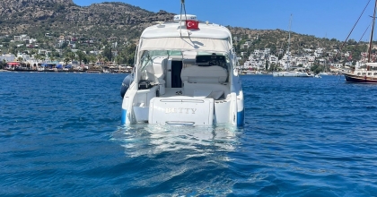 MOTORYAT DAKİKALAR İÇERİSİNDE SUYA GÖMÜLDÜ