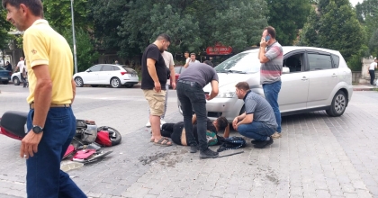 OTOMOBİLLE ELEKTRİKLİ BİSİKLET ÇARPIŞTI