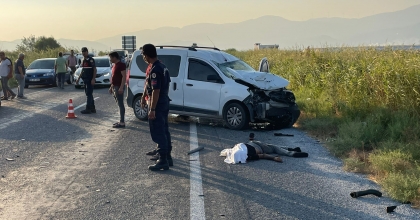 FECİ KAZADA CAN VERDİ, KİMLİĞİ TESPİT EDİLEMEDİ