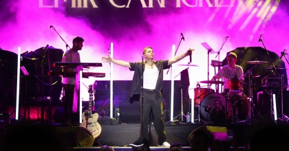 SANAT GÜNLERİ'NDE ÜNLÜ RÜZGARI