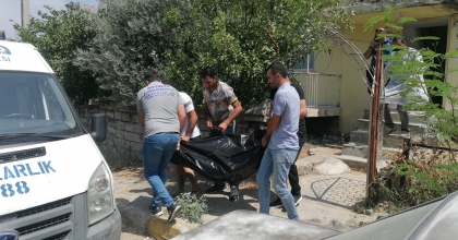 OTEL ÇALIŞANI YATAĞINDA ÖLÜ BULUNDU