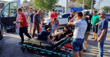 OTOMOBİLLE ÇARPIŞAN MOTORSİKLET SÜRÜCÜSÜ ÇOCUK ÖLDÜ