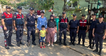 ŞEHİT AİLELERİNİ YALNIZ BIRAKMIYORLAR