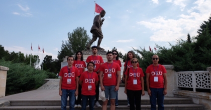 DEÜ ZAFER YÜRÜYÜŞÜ İÇİN KOCATEPE'DE