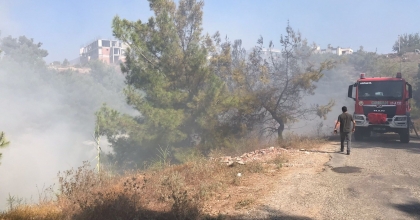 ÇÖPLÜK YANGININA HELİKOPTER MÜDAHALE ETTİ