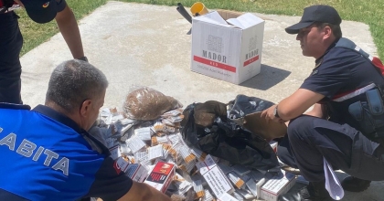 JANDARMA KAÇAKÇILARA GEÇİT VERMEDİ