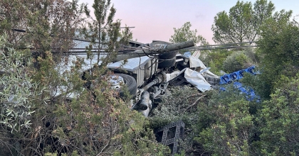 DAMACANA YÜKLÜ TIR DEVRİLDİ: 1 YARALI