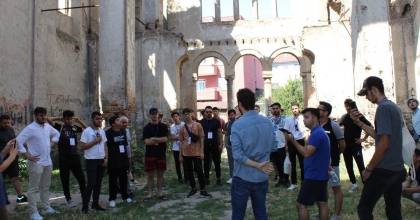 DENİZLİLİ ÖĞRENCİLER OSMANELİ'Yİ GEZDİ  