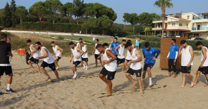 DİDİM BELEDİYESPOR, PLAJDA ENERJİ DEPOLUYOR  