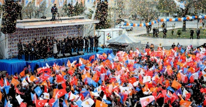 AK PARTİ İLÇE BAŞKANI İSTİFA ETTİ