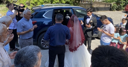 GEMLİK RENGİ TOGG KULA'DA GELİN ARABASI OLDU