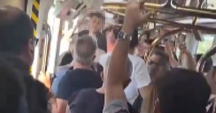 GREVİN BİTMESİNİN ARDINDAN İZMİR METROSUNDA YUMRUK YUMRUĞA KAVGA 