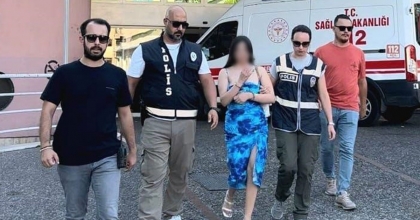 HIRSIZLIK SUÇLARINDAN ARANAN GENÇ KADIN POLİSTEN KAÇAMADI 