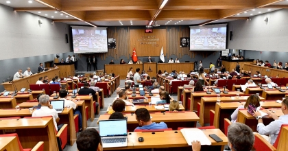 İZMİR BÜYÜKŞEHİR MECLİSİ’NDEN BAŞKAN SOYER’E YETKİ