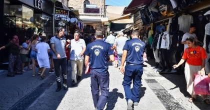 İZMİR’DE ÇIĞIRTKAN VE HANUTÇU OPERASYONU 