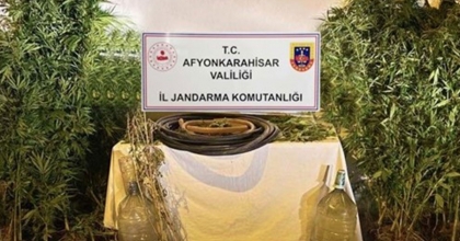 JANDARMA UYUŞTURUCU TACİRLERİNİ FOTOKAPANLA YAKALADI  