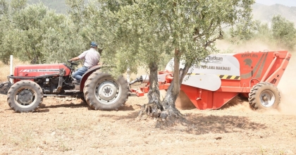 KIRKAĞAÇ’TA TAŞLI ARAZİLER TARLAYA DÖNÜYOR  