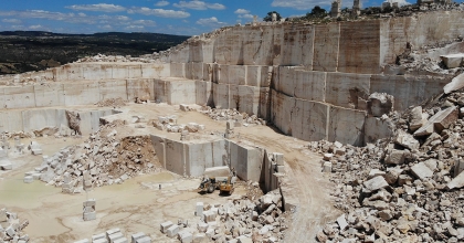 MANİSA’NIN TRAVERTENLERİ DÜNYAYI KAPLIYOR 