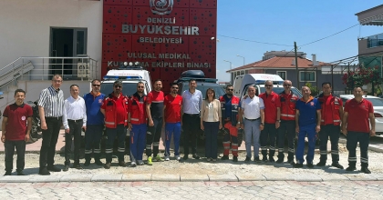 ÖZTÜRK SAĞLIK ÇALIŞANLARININ HAFTASINI KUTLADI