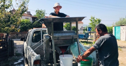 SELÇUK'TA DOMATESTEN SALÇAYA GELENEKSELLEŞEN İŞ BİRLİĞİ  