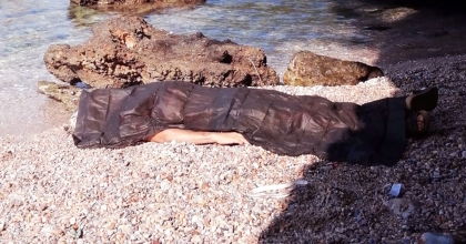 TEK BAŞINA KAMP YAPAN VATANDAŞ SAHİLDE ÖLÜ BULUNDU 