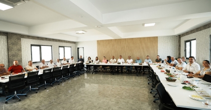 ÜNİVERSİTE-SANAYİ İŞ BİRLİĞİ TOPLANTISI GERÇEKLEŞTİRİLDİ