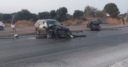 ÜNLÜ OYUNCU OLGUN ŞİMŞEK TRAFİK KAZASI GEÇİRDİ