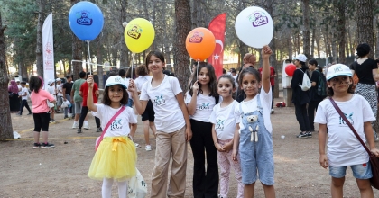 UŞAK'TA YAZ OKULU RENKLİ GÖRÜNTÜLERLE SONA ERDİ 