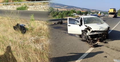 UŞAK’TA YOLDAN ÇIKAN OTOMOBİL BARİYERLERE VURDU: 2 ÖLÜ
