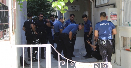 YÜKSEK LİSANS ÖĞRENCİSİ EVİNDE ÖLÜ BULUNDU  