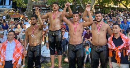 YUNUSEMRELİ YAĞLI GÜREŞÇİLERDEN MANİSA'YA İKİ MADALYA