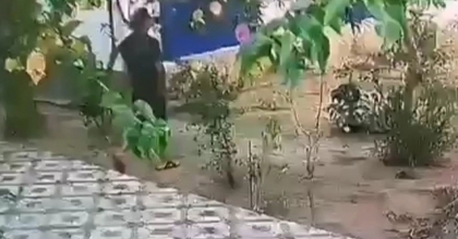 OTEL  BİLEKLİĞİNİ KULLANIP HIRSIZLIK YAPTI